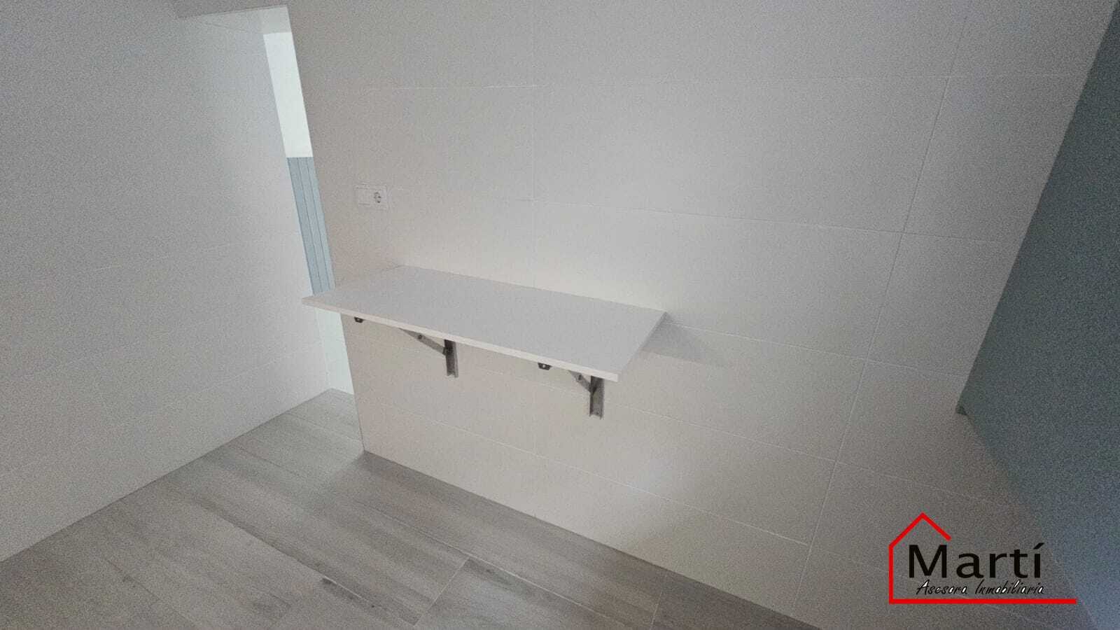 Chalet esquinero reformado de 4 habitaciones con terraza en Burriana - Foto 5