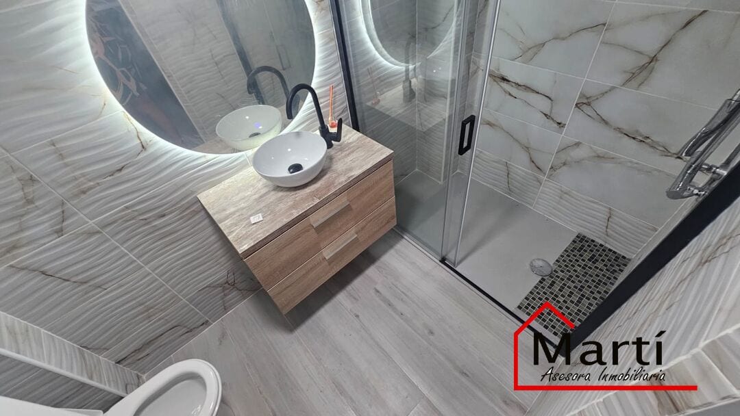 Chalet esquinero reformado de 4 habitaciones con terraza en Burriana - Foto 7