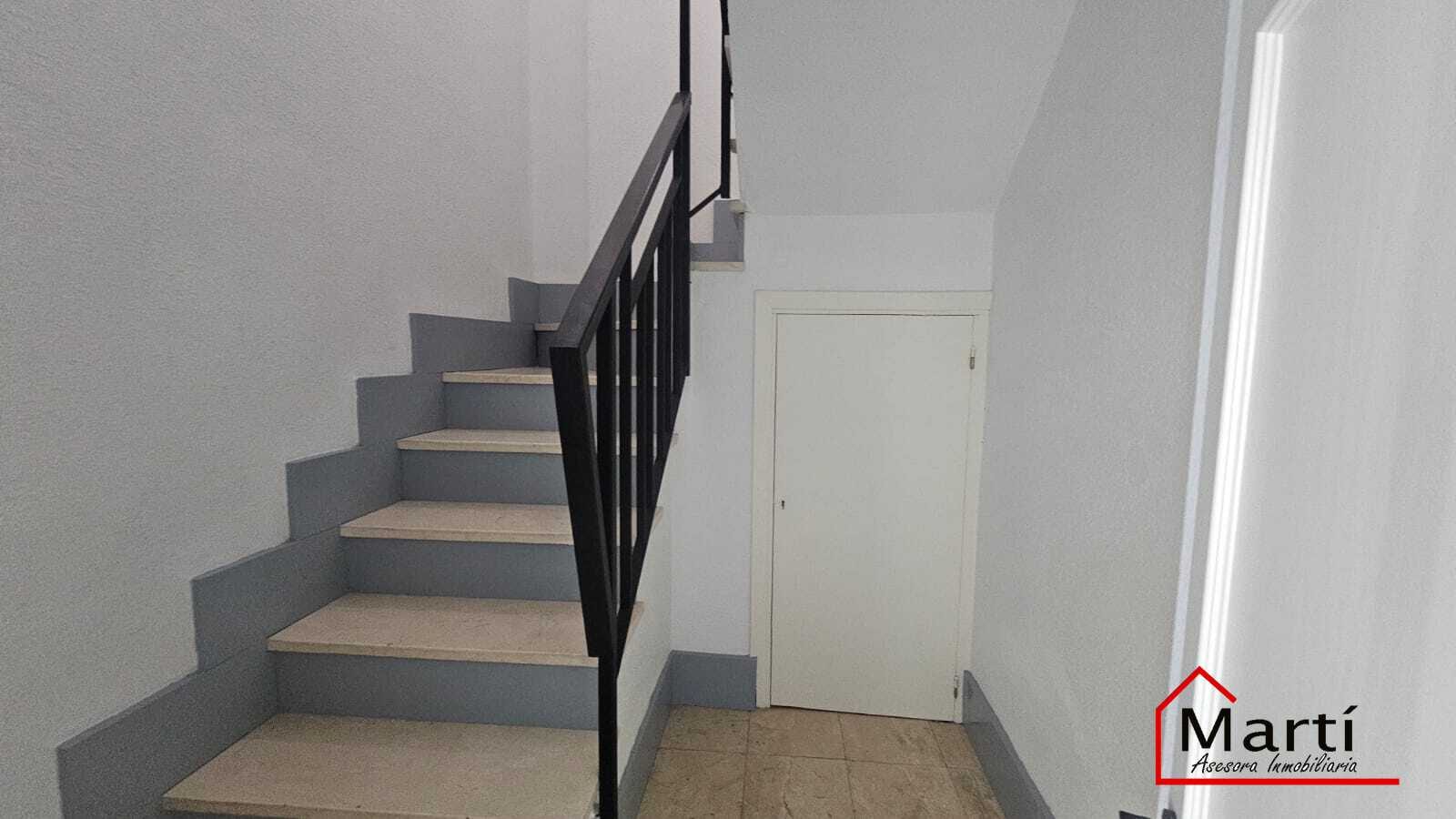 Chalet esquinero reformado de 4 habitaciones con terraza en Burriana - Foto 8