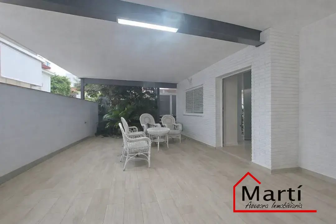 CHALET CON SOLARIUM Y VISTAS AL ARENAL DE BURRIANA