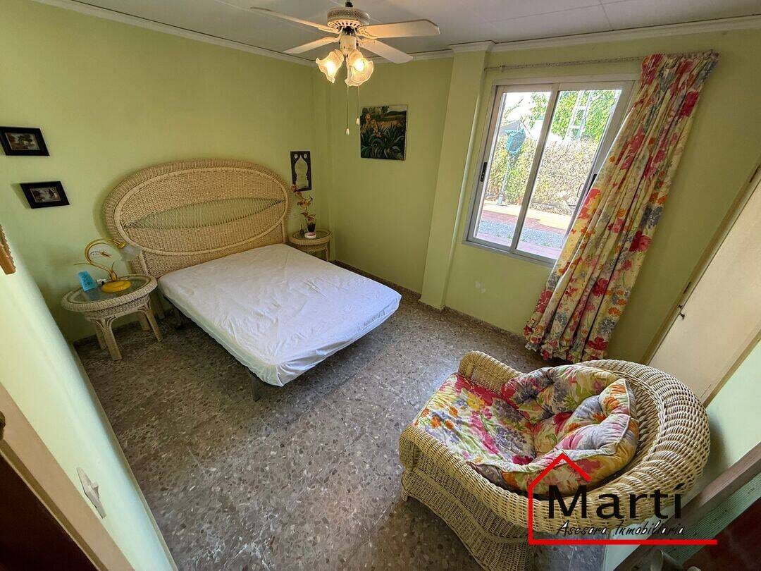 Chalet a 100 metros de la playa en el Grao, 8 habitaciones ideal para dos familias - Foto 19