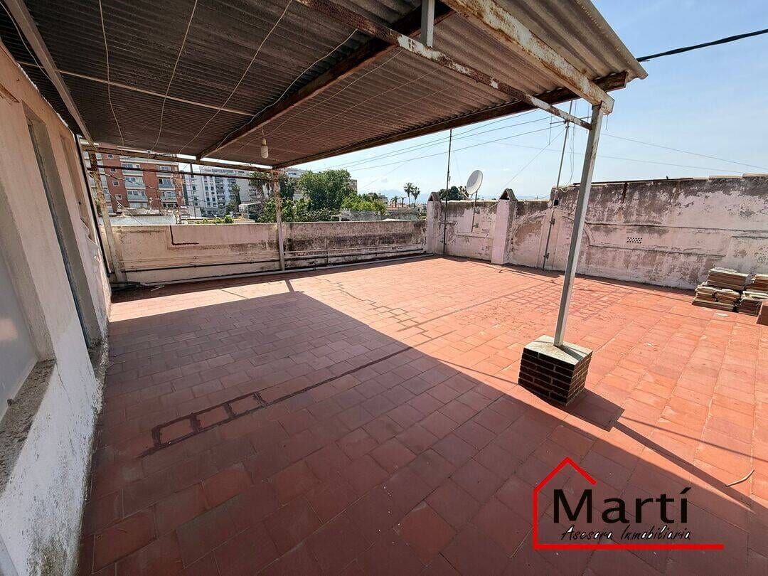 Chalet a 100 metros de la playa en el Grao, 8 habitaciones ideal para dos familias - Foto 32