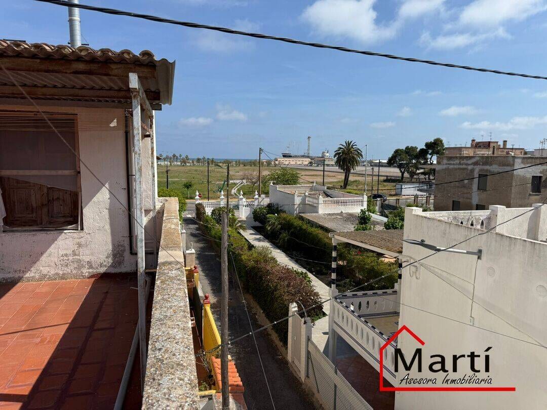 Chalet a 100 metros de la playa en el Grao, 8 habitaciones ideal para dos familias - Foto 39