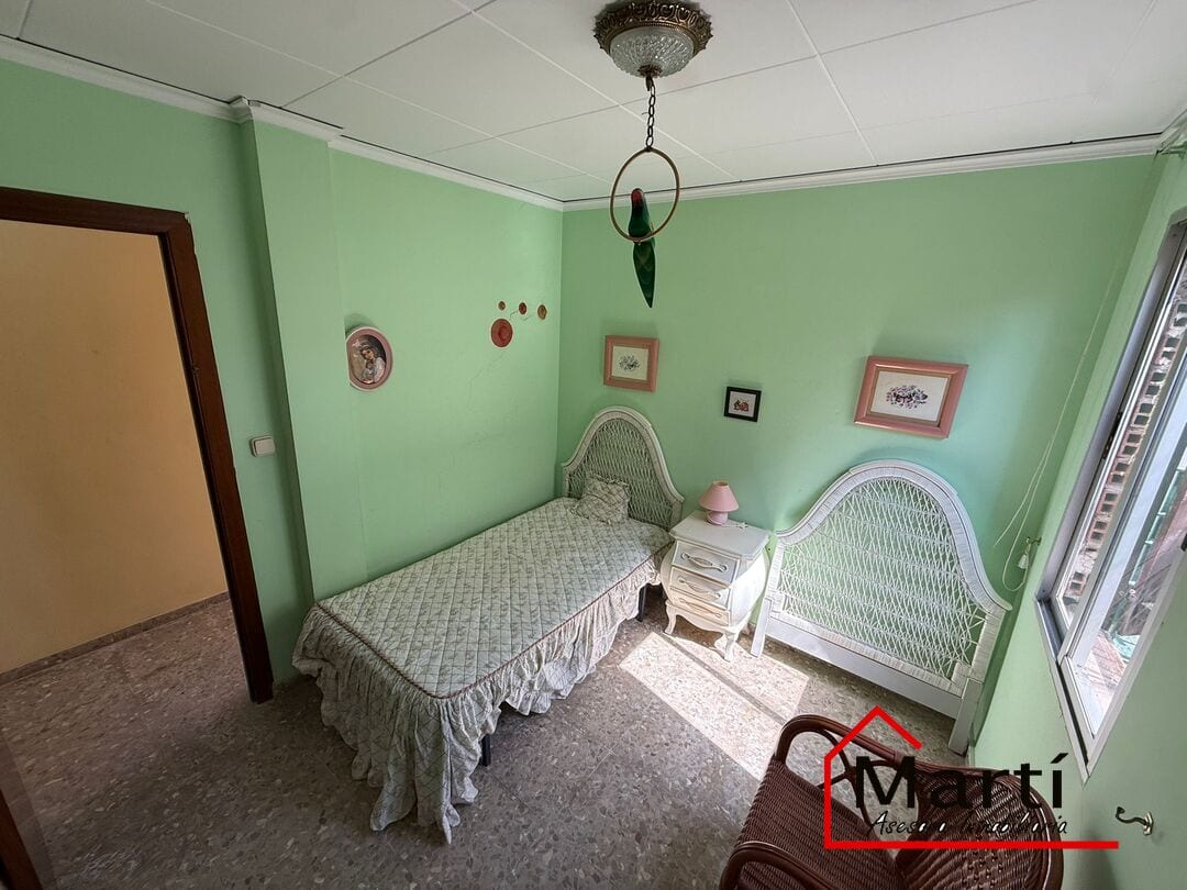 Chalet a 100 metros de la playa en el Grao, 8 habitaciones ideal para dos familias - Foto 45