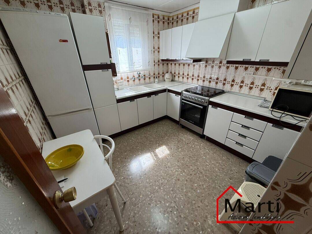 Chalet a 100 metros de la playa en el Grao, 8 habitaciones ideal para dos familias - Foto 47