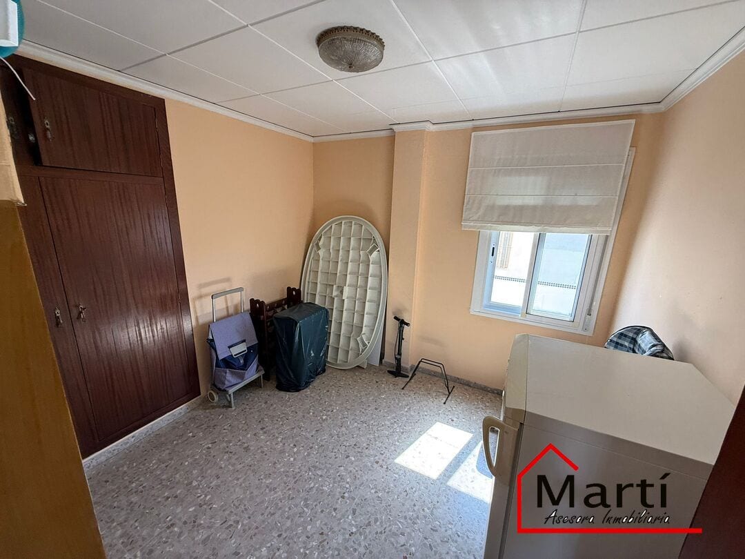 Chalet a 100 metros de la playa en el Grao, 8 habitaciones ideal para dos familias - Foto 49
