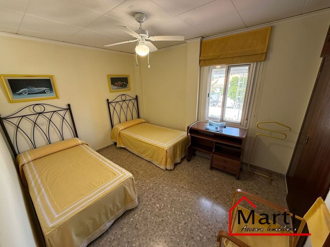 Chalet a 100 metros de la playa en el Grao, 8 habitaciones ideal para dos familias - Foto 50