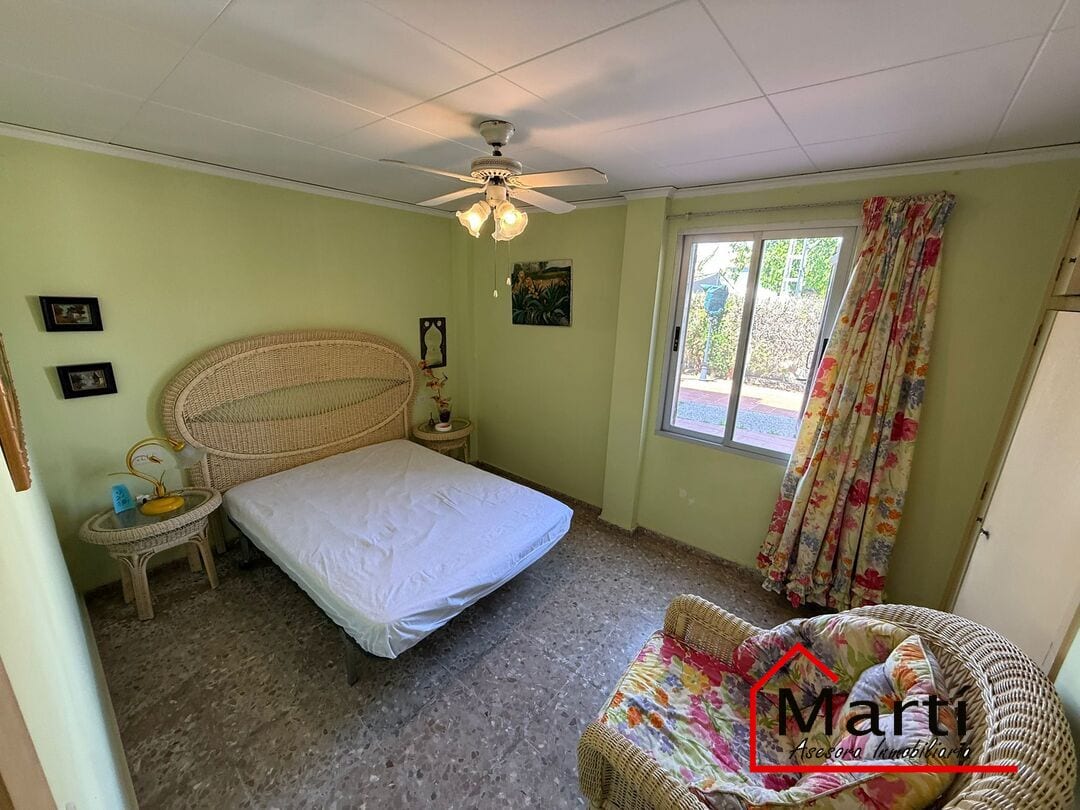 Chalet a 100 metros de la playa en el Grao, 8 habitaciones ideal para dos familias - Foto 53