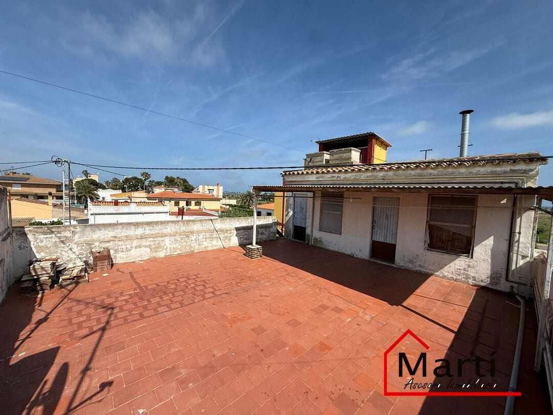 Chalet a 100 metros de la playa en el Grao, 8 habitaciones ideal para dos familias - Foto 54