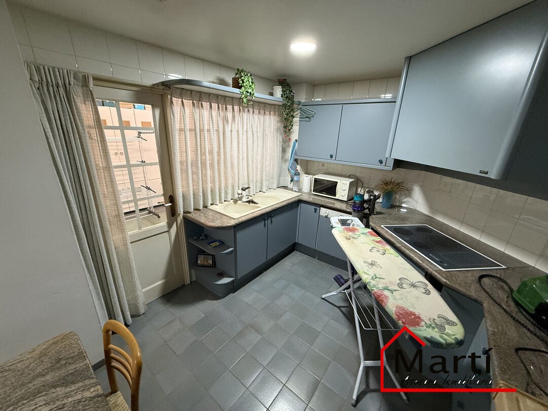 Casa amplia de tres plantas en zona céntrica, con múltiples espacios y terrazas - Foto 15