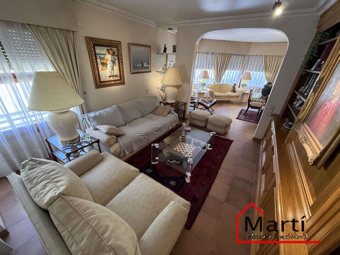 Casa amplia de tres plantas en zona céntrica, con múltiples espacios y terrazas - Foto 24