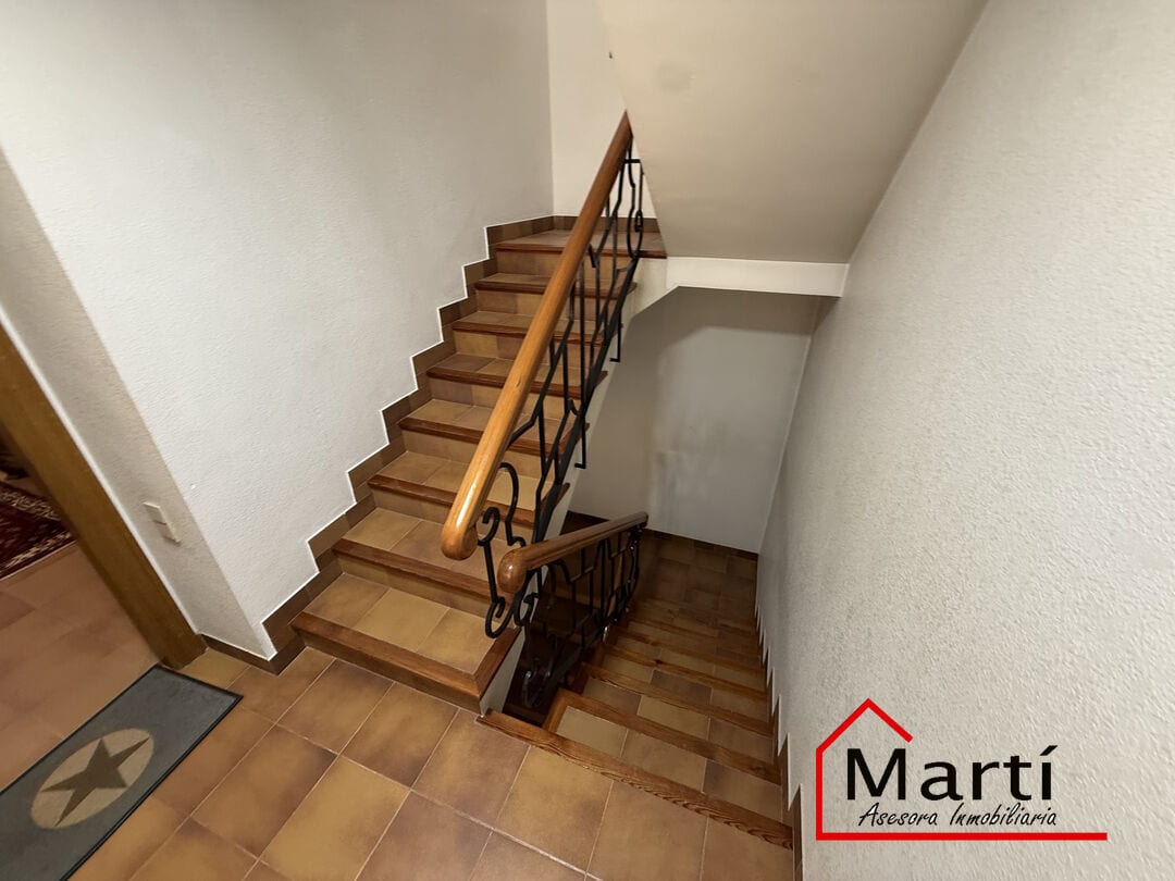 Casa amplia de tres plantas en zona céntrica, con múltiples espacios y terrazas - Foto 32
