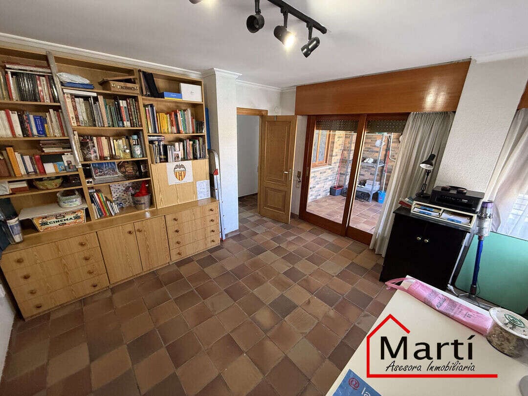 Casa amplia de tres plantas en zona céntrica, con múltiples espacios y terrazas - Foto 40
