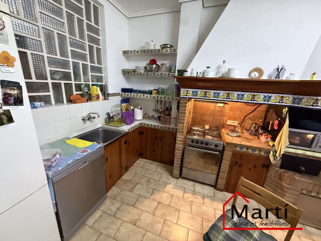 Casa amplia de tres plantas en zona céntrica, con múltiples espacios y terrazas - Foto 4