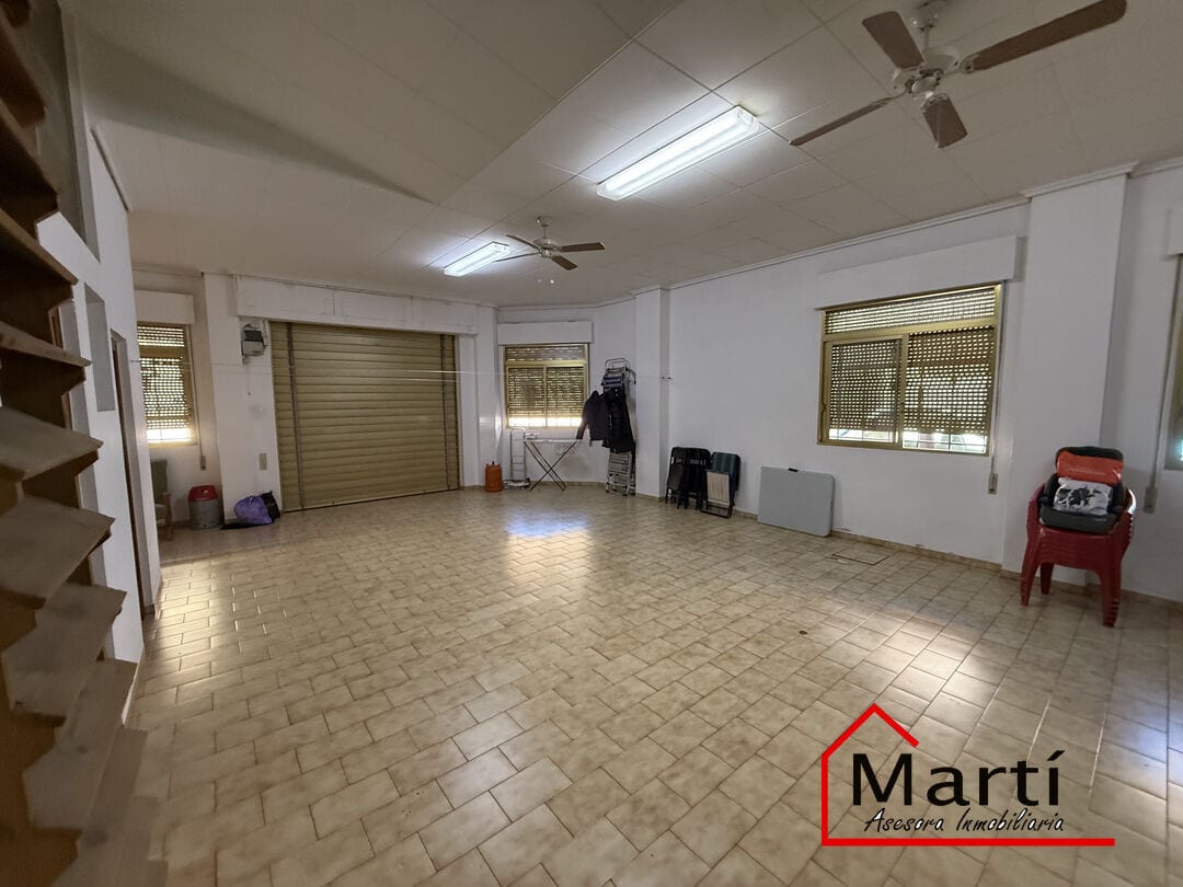 Casa amplia de tres plantas en zona céntrica, con múltiples espacios y terrazas - Foto 6
