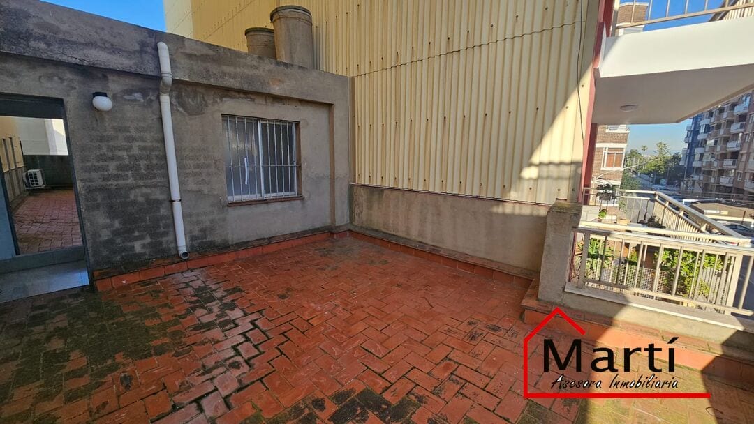 Casa unifamiliar a 100m de la playa en el Grao de Burriana con garaje para 5 coches y gran potencial - Foto 31