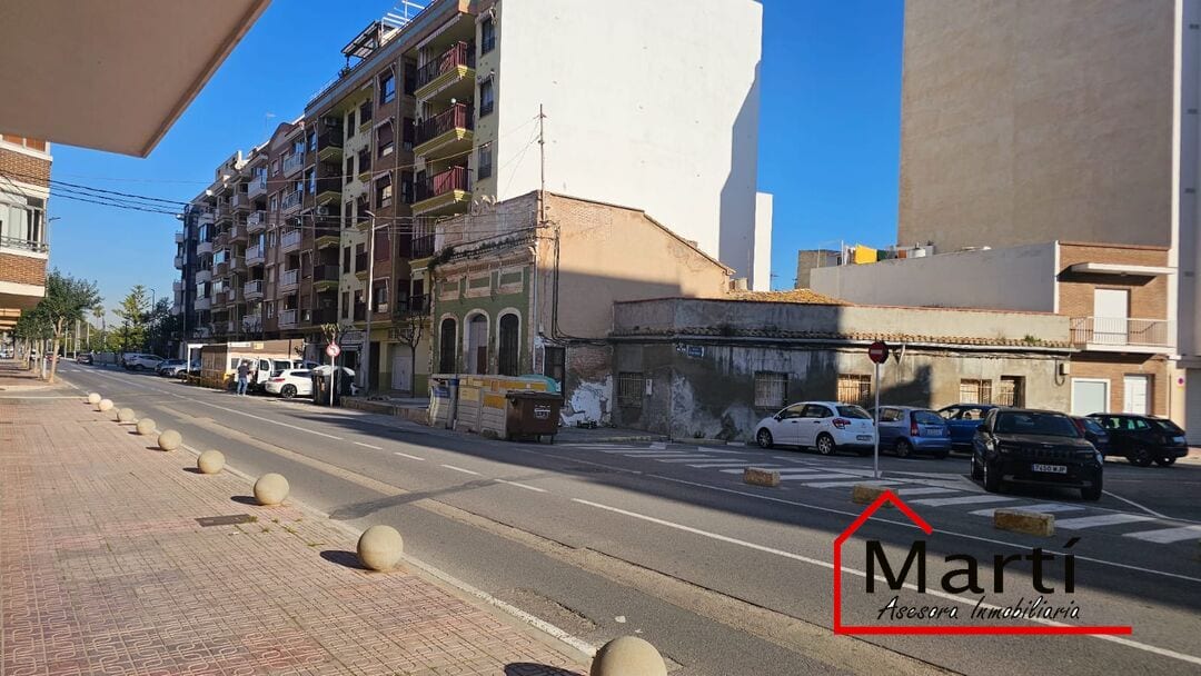 Casa unifamiliar a 100m de la playa en el Grao de Burriana con garaje para 5 coches y gran potencial - Foto 34