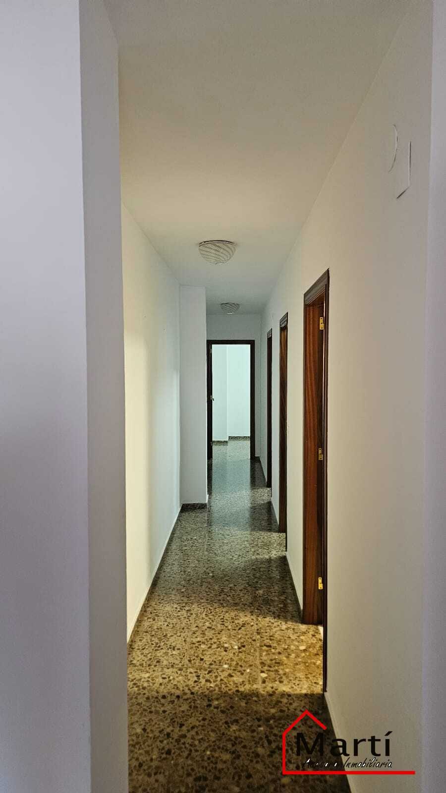 Casa unifamiliar a 100m de la playa en el Grao de Burriana con garaje para 5 coches y gran potencial - Foto 9