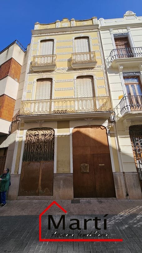 ARQUITECTURA MODERNISTA, CON ESPACIOS AMPLIOS Y MUY LUMINOSOS - Foto 1