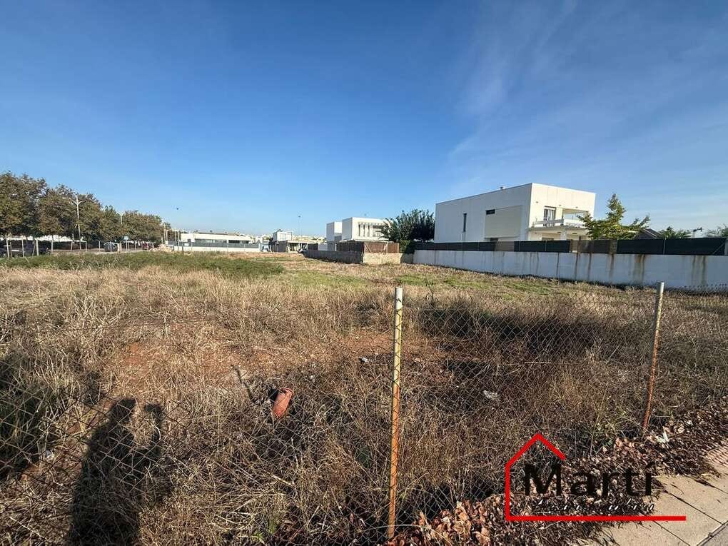 TERRENO URBANO ESQUINERO EN NOVENES DE CALATRAVA – 800 M² PARA TU PROYECTO IDEAL - Foto 12