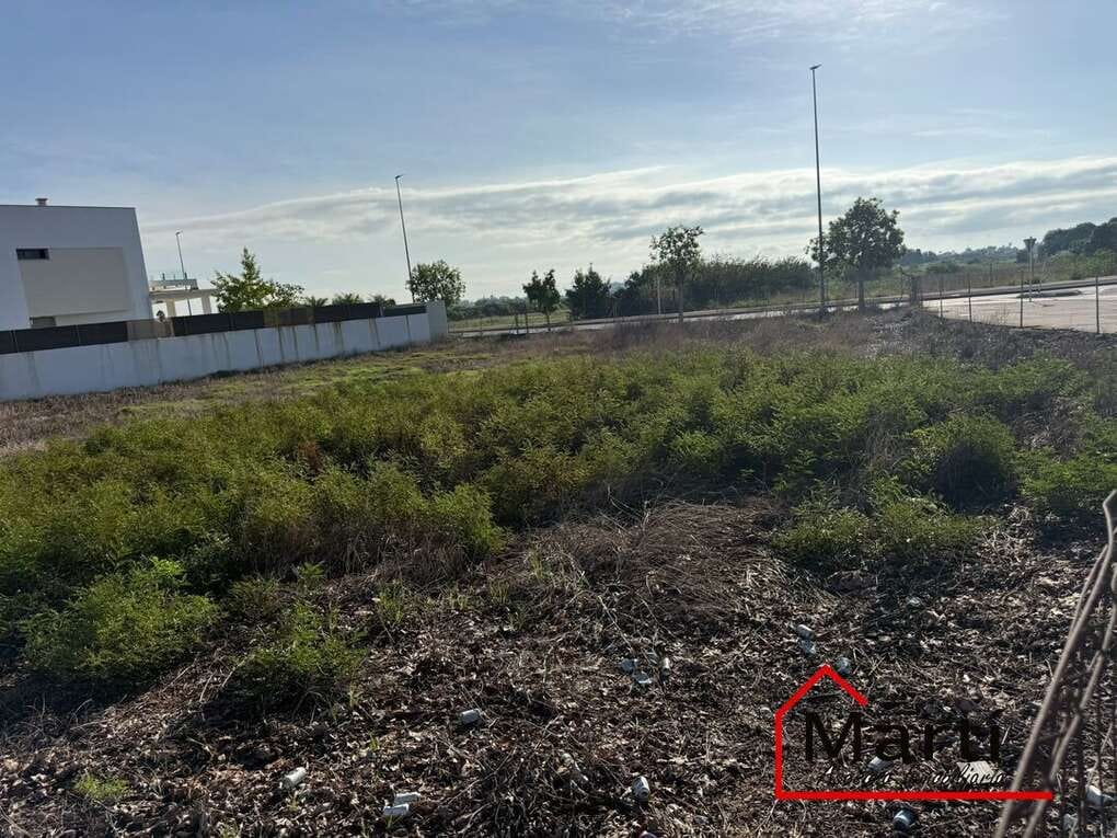 TERRENO URBANO ESQUINERO EN NOVENES DE CALATRAVA – 800 M² PARA TU PROYECTO IDEAL