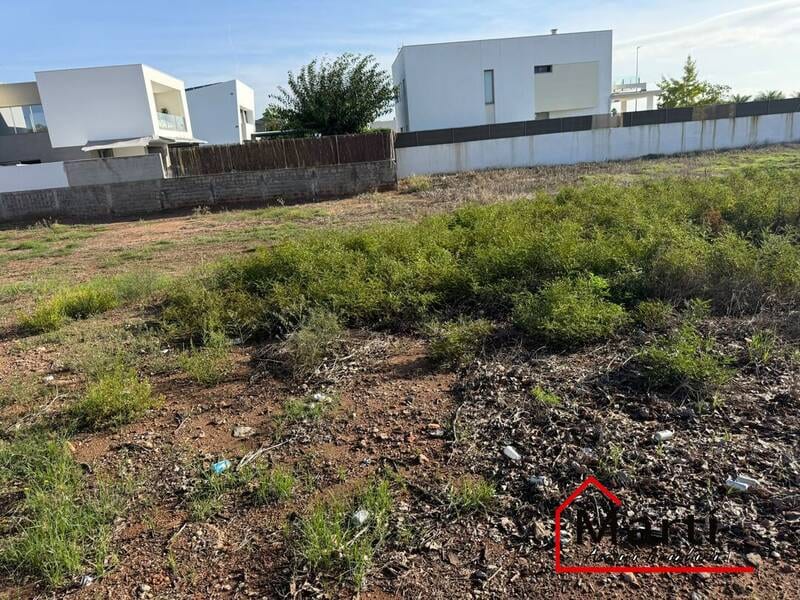 TERRENO URBANO ESQUINERO EN NOVENES DE CALATRAVA – 800 M² PARA TU PROYECTO IDEAL - Foto 4