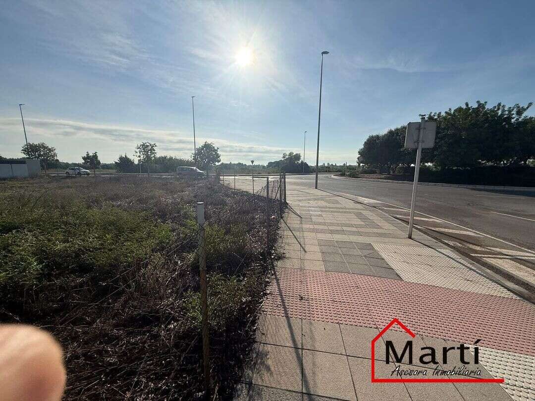 TERRENO URBANO ESQUINERO EN NOVENES DE CALATRAVA – 800 M² PARA TU PROYECTO IDEAL - Foto 9