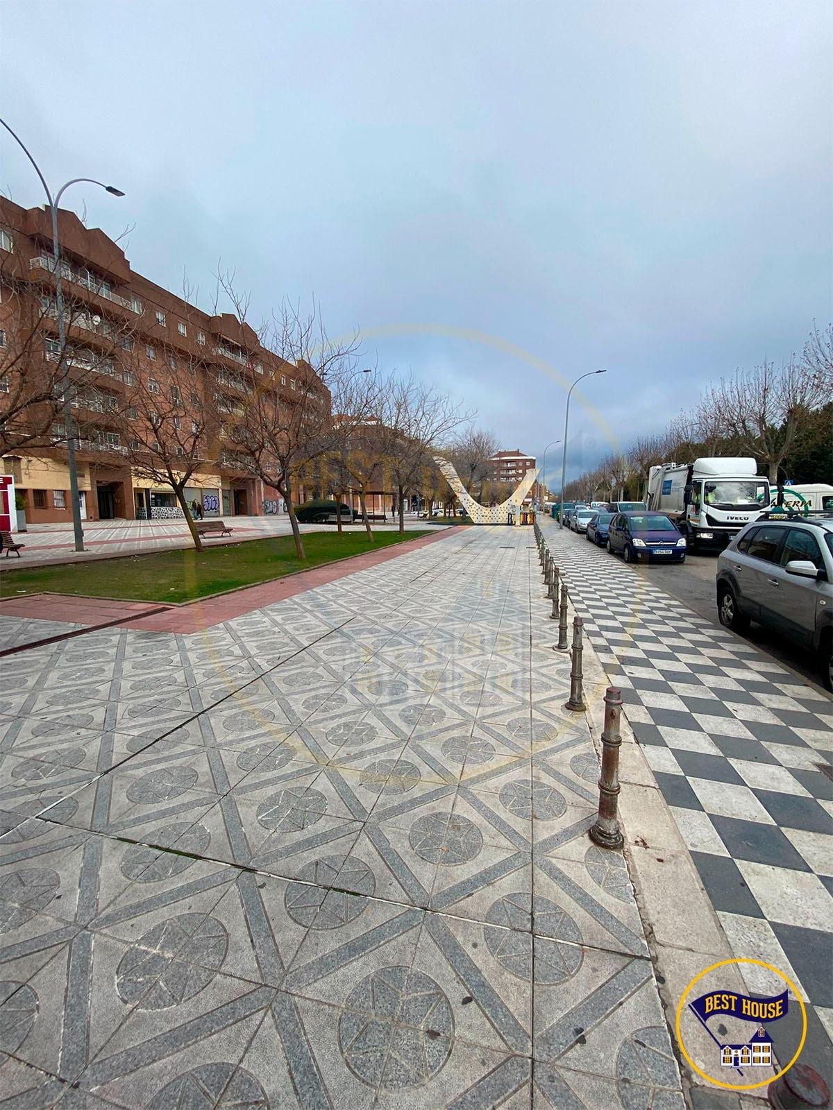 Commercial Cuenca (11)