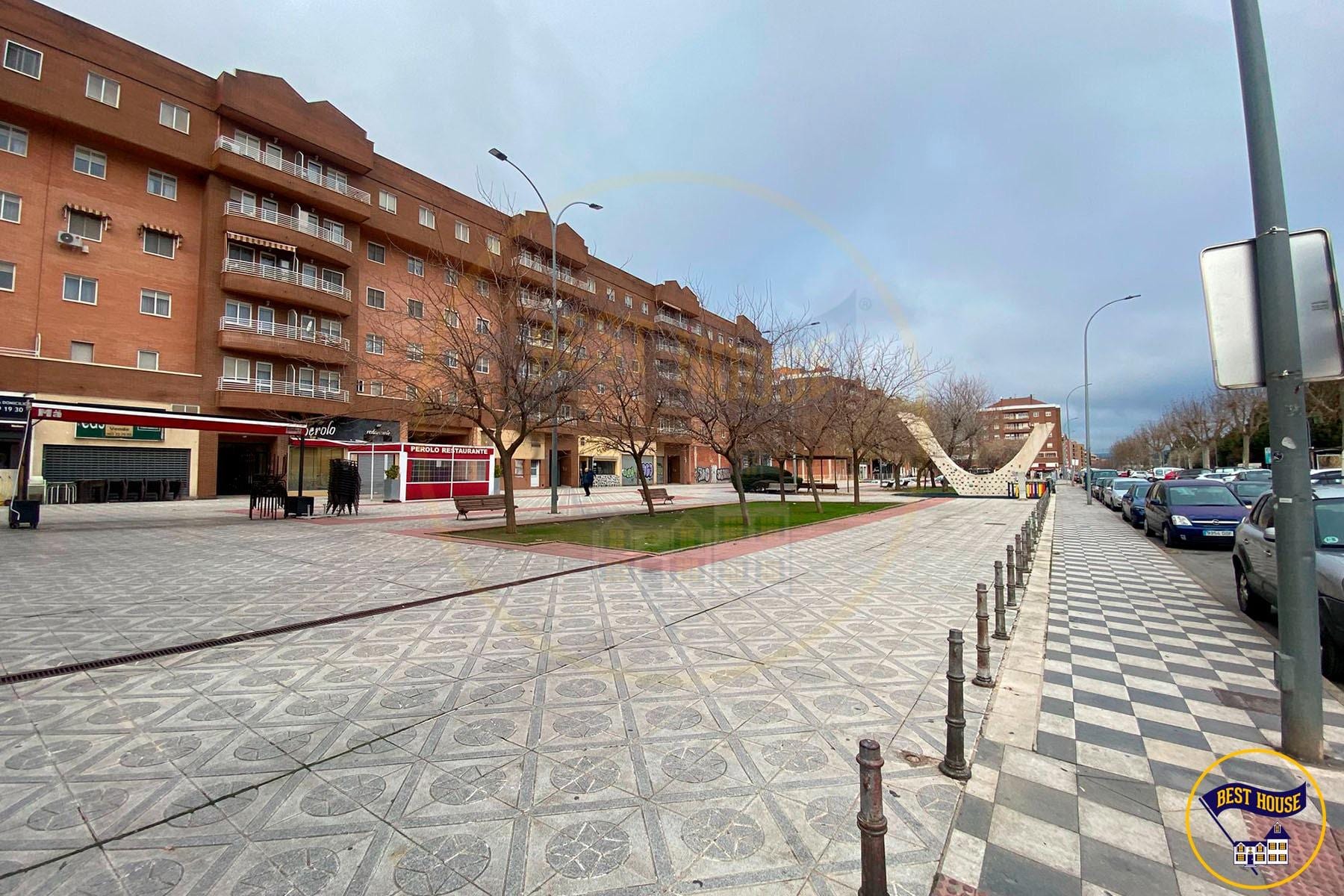 Commercial Cuenca (12)