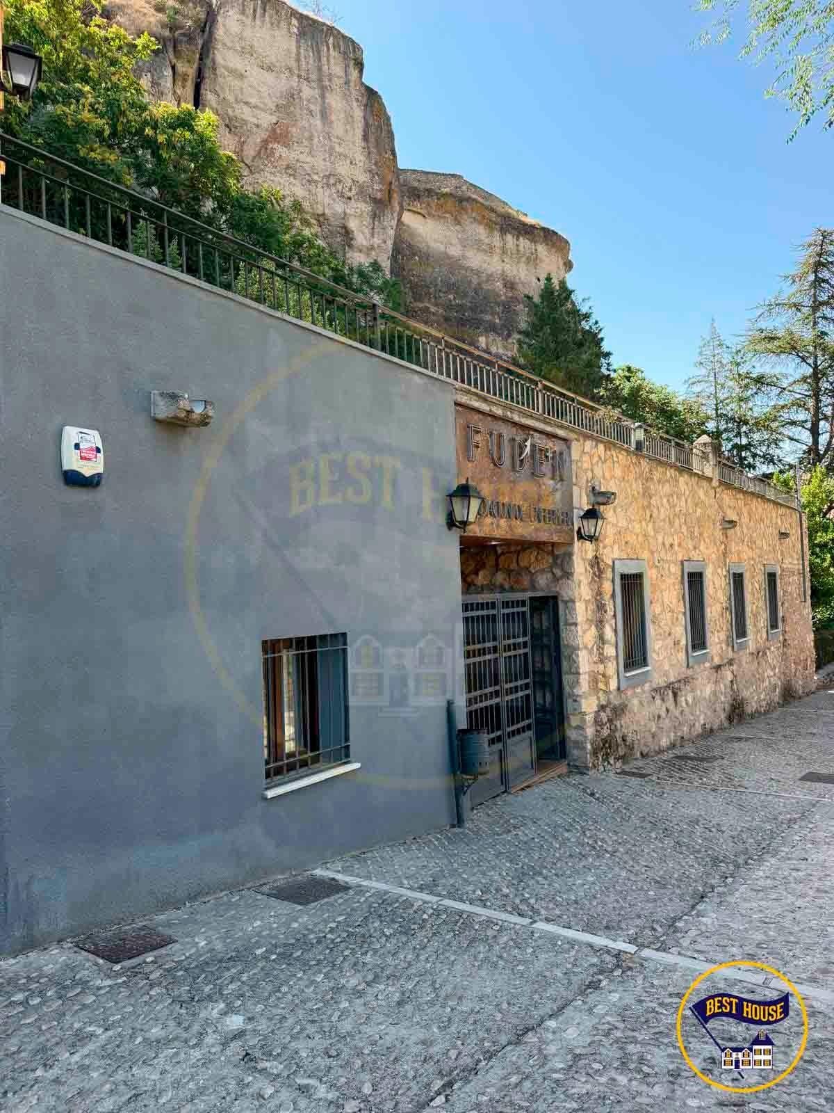 Commercial Cuenca (2)