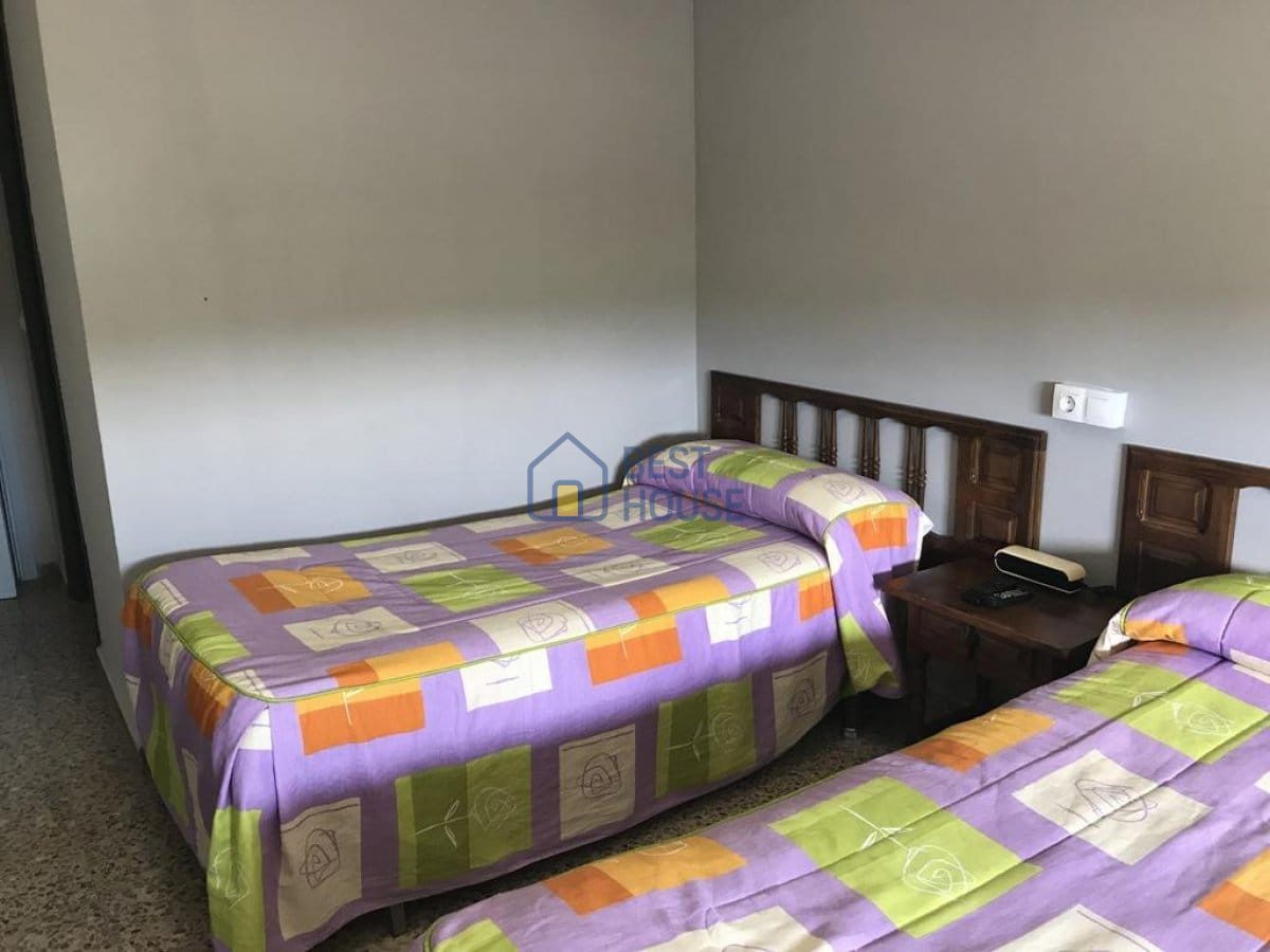 Hostal restaurante en funcionamiento a 24 kilómetros de León, en Villalobar. en Ardon - Imagen 4