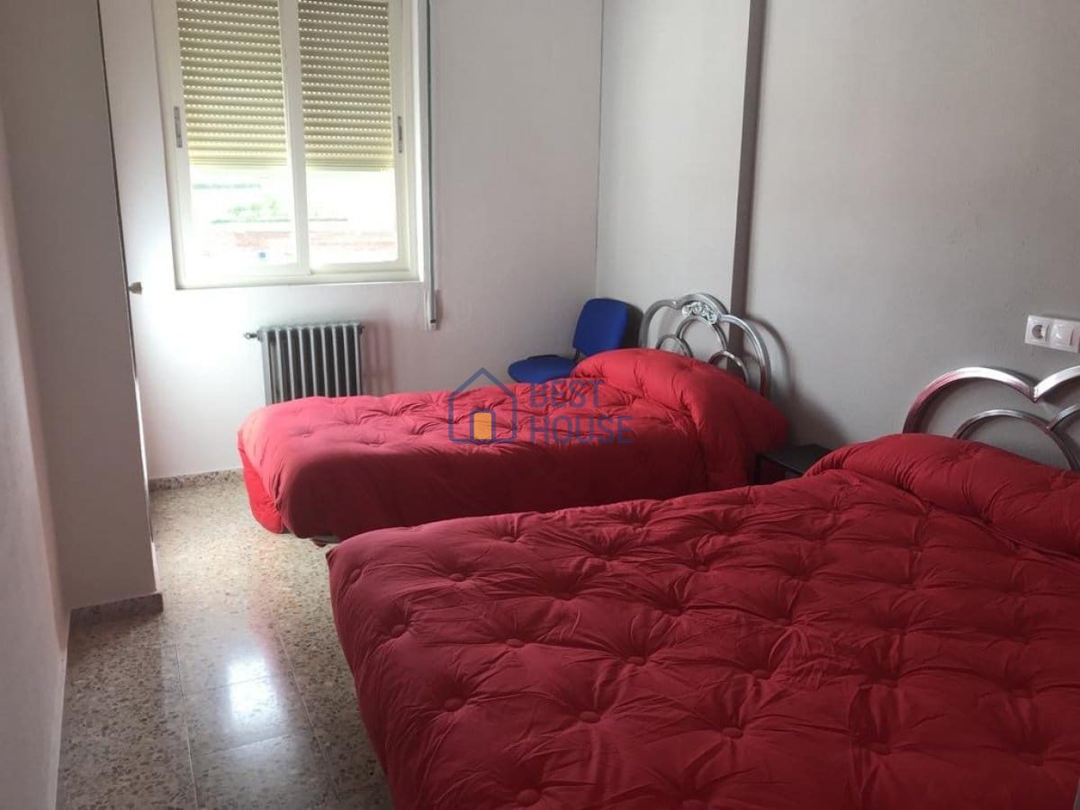 Hostal restaurante en funcionamiento a 24 kilómetros de León, en Villalobar. en Ardon - Imagen 9