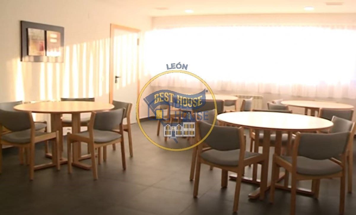 Chalet de uso clínico en Carbajal de la Legua. en Sariegos - Imagen 1