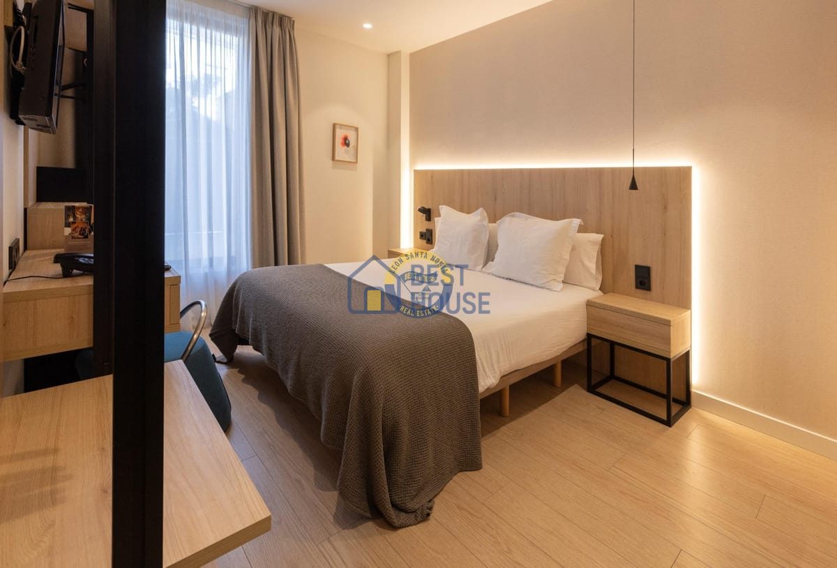Hotel a la venta en el Casco Antiguo de León, a solo 100 metros de la Catedral. en León - Imagen 2