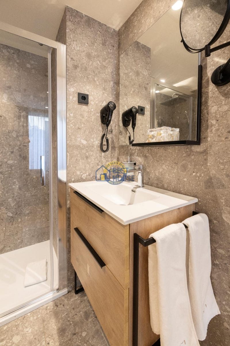 Hotel a la venta en el Casco Antiguo de León, a solo 100 metros de la Catedral. en León - Imagen 30