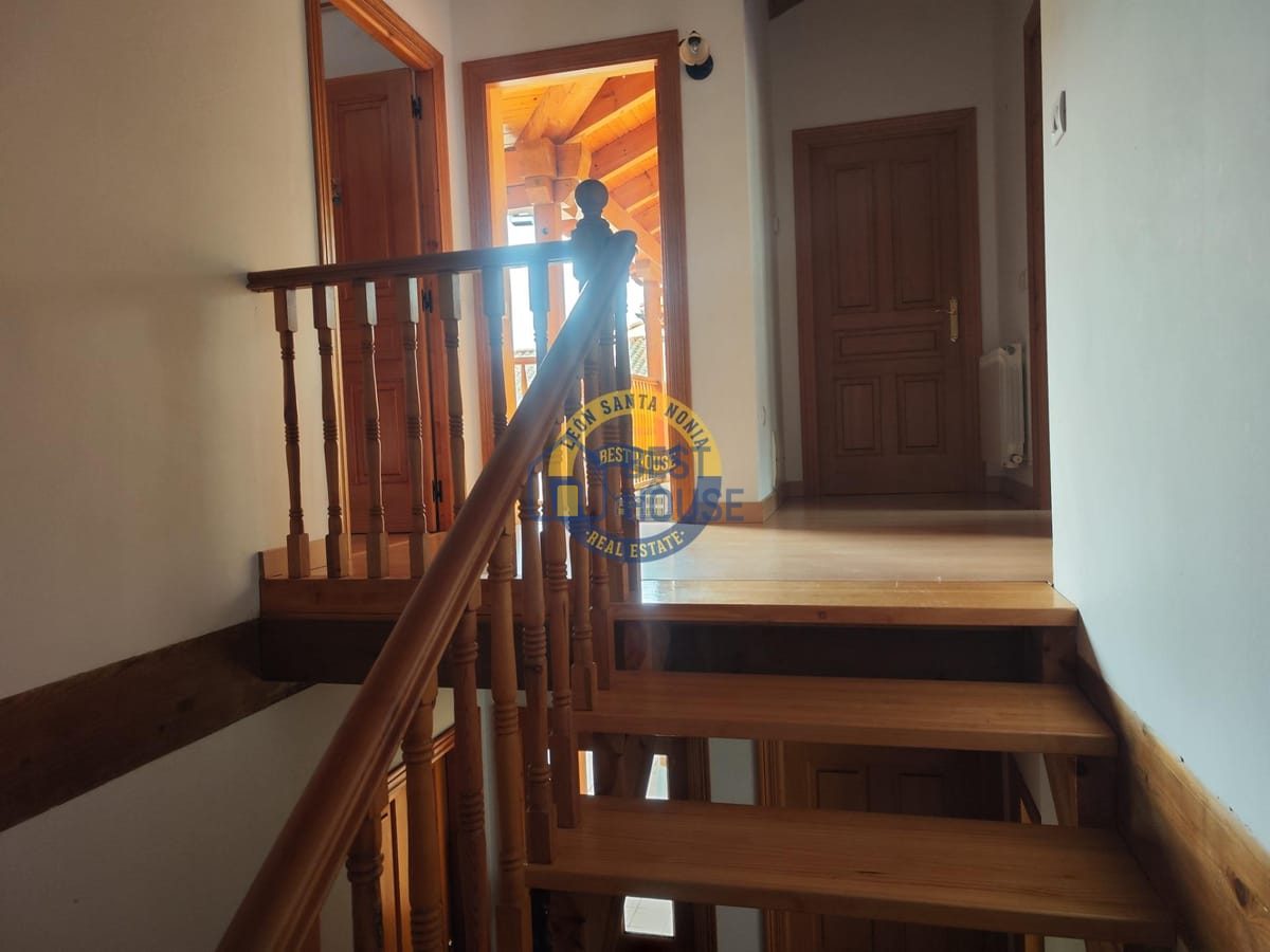 Se vende casa en Villarrodrigo de las Regueras. en Villaquilambre - Imagen 16