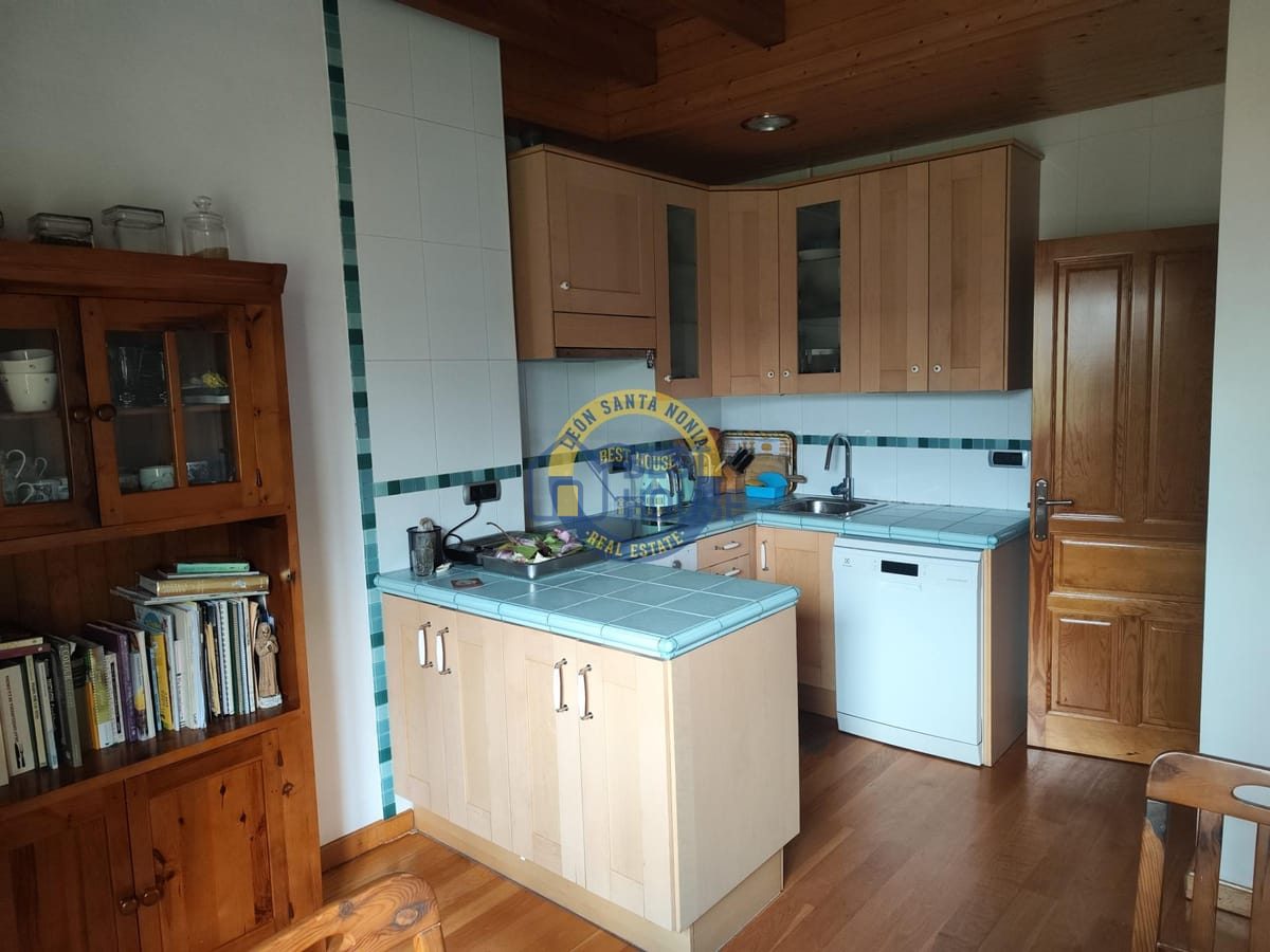 Se vende casa en Villarrodrigo de las Regueras. en Villaquilambre - Imagen 32