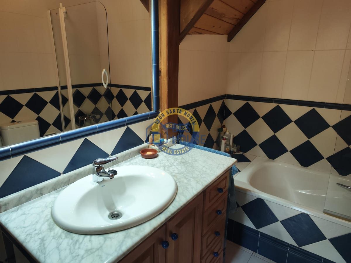 Se vende casa en Villarrodrigo de las Regueras. en Villaquilambre - Imagen 49