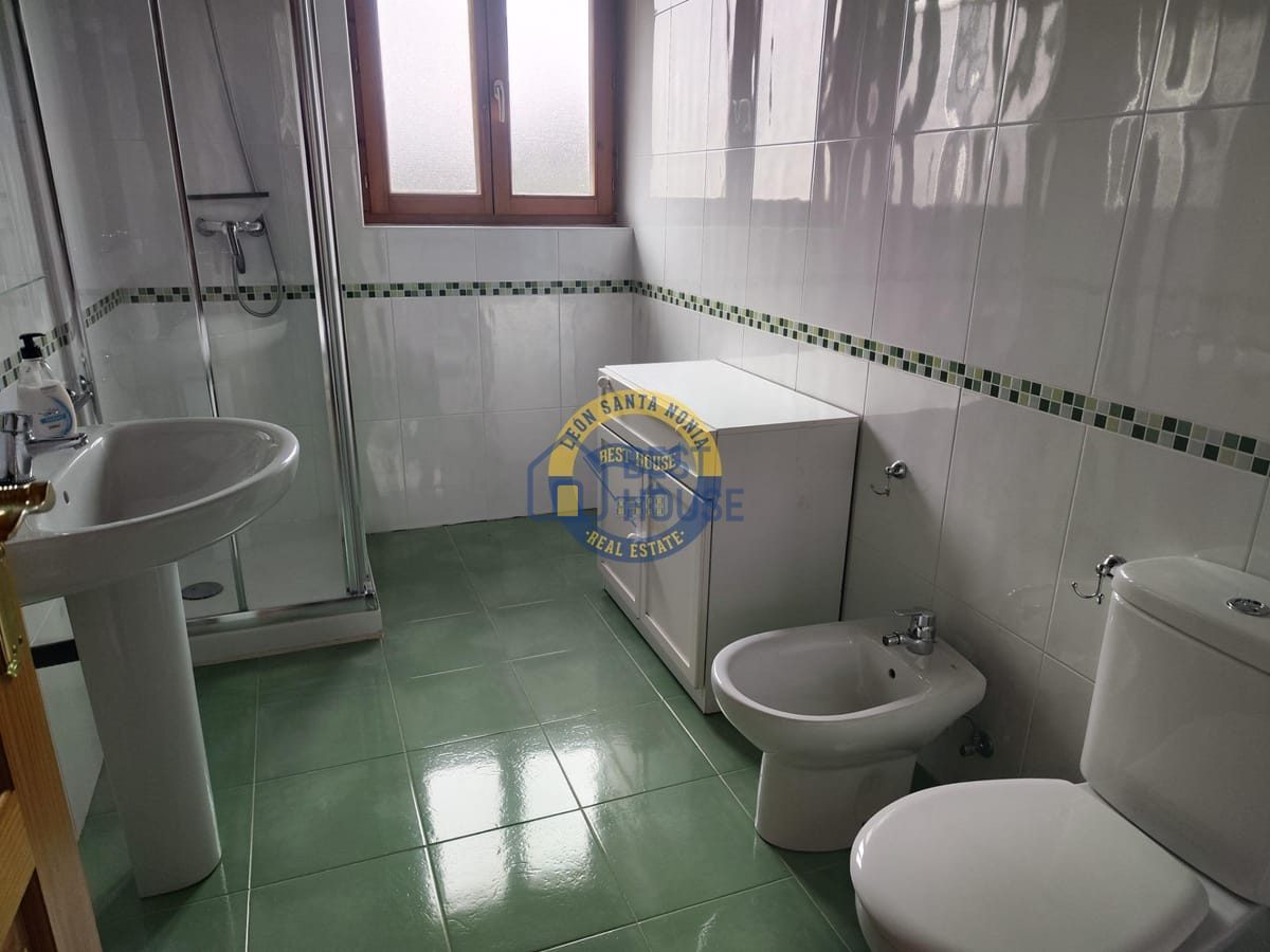 Se vende casa en Villarrodrigo de las Regueras. en Villaquilambre - Imagen 74