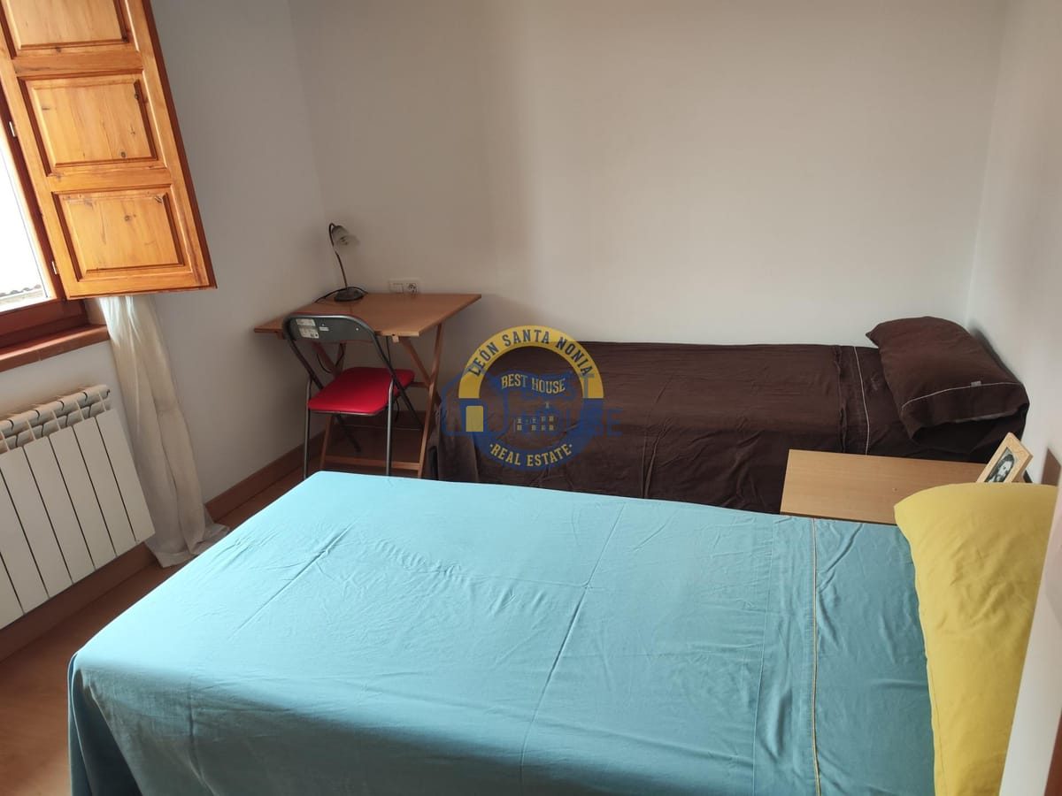 Se vende casa en Villarrodrigo de las Regueras. en Villaquilambre - Imagen 82
