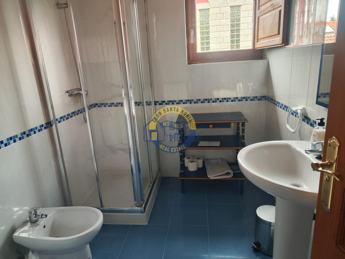 Se vende casa en Villarrodrigo de las Regueras. en Villaquilambre - Imagen 84