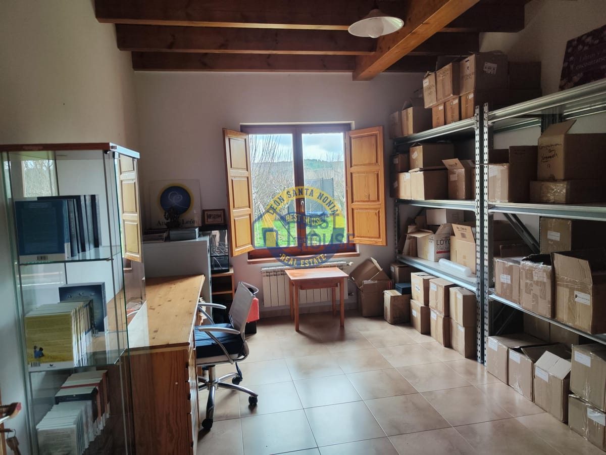 Se vende casa en Villarrodrigo de las Regueras. en Villaquilambre - Imagen 91