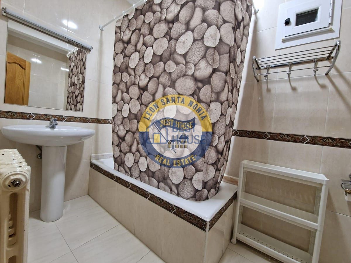 Se vende hotel con restaurante en San Andrés del Rabanedo. en San Andrés del Rabanedo - Imagen 18