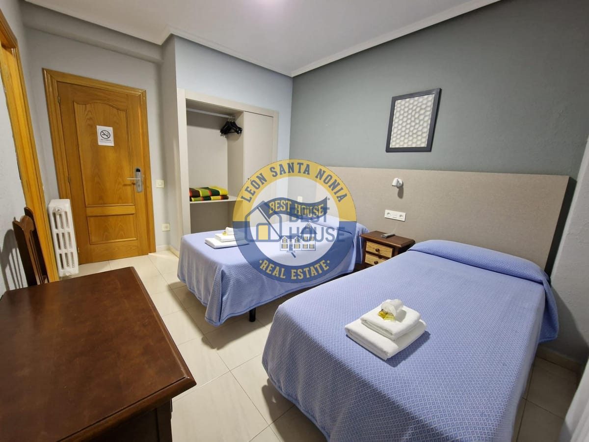 Se vende hotel con restaurante en San Andrés del Rabanedo. en San Andrés del Rabanedo - Imagen 7